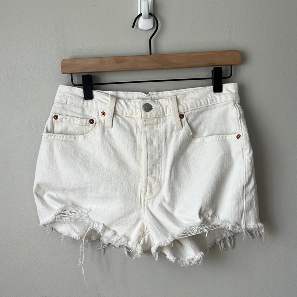 Levi’s White Shorts Size 27